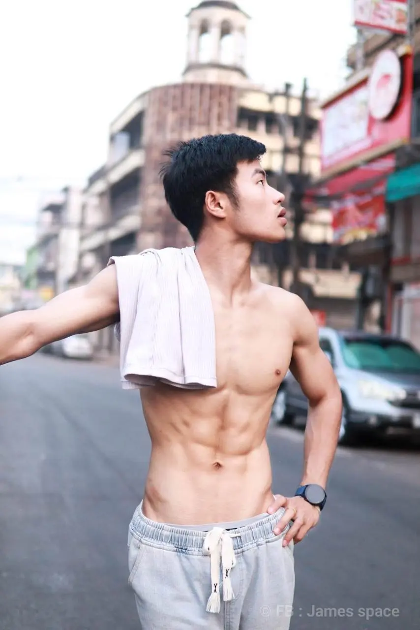 ถอดโชว์เรือนร่าง 2881