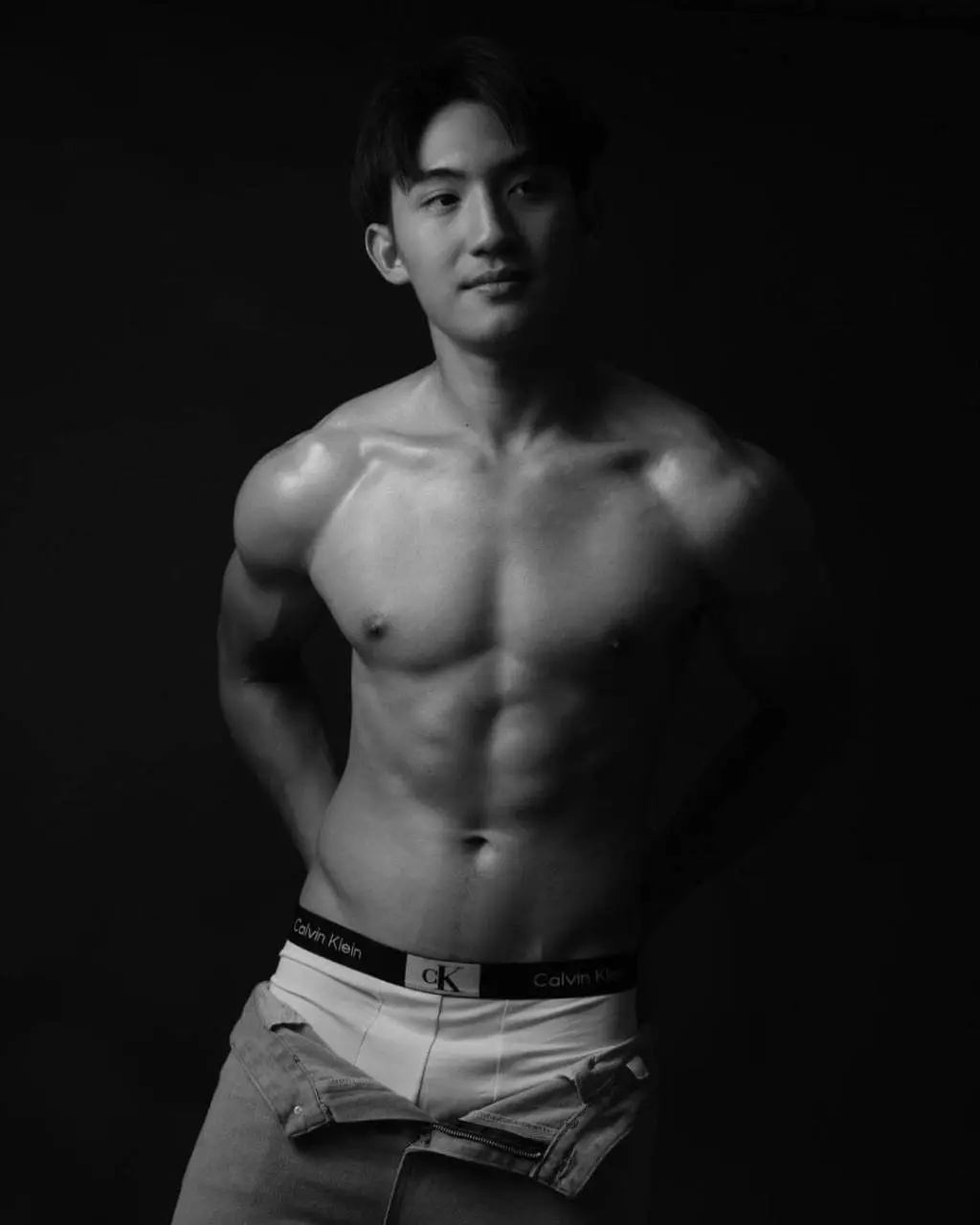 ถอดโชว์เรือนร่าง 2881