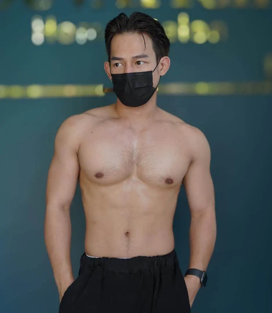 ถอดโชว์เรือนร่าง 2882