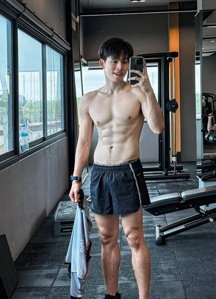 ถอดโชว์เรือนร่าง 2882