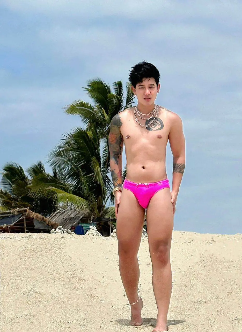 แอบฟิน หนุ่มไทย.