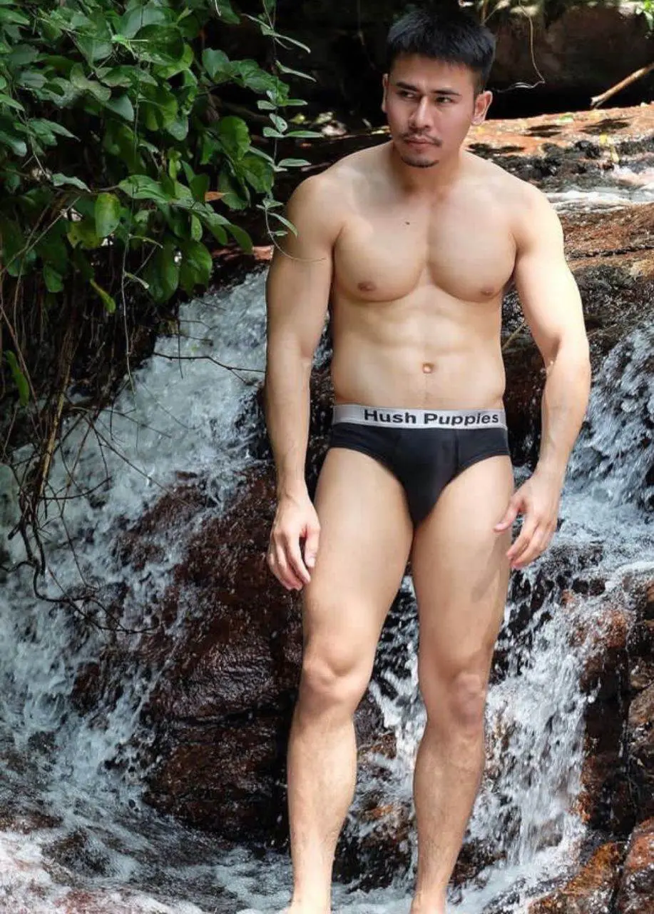 หล่อไทบ้านจาก เมืองมหาสารคาม.