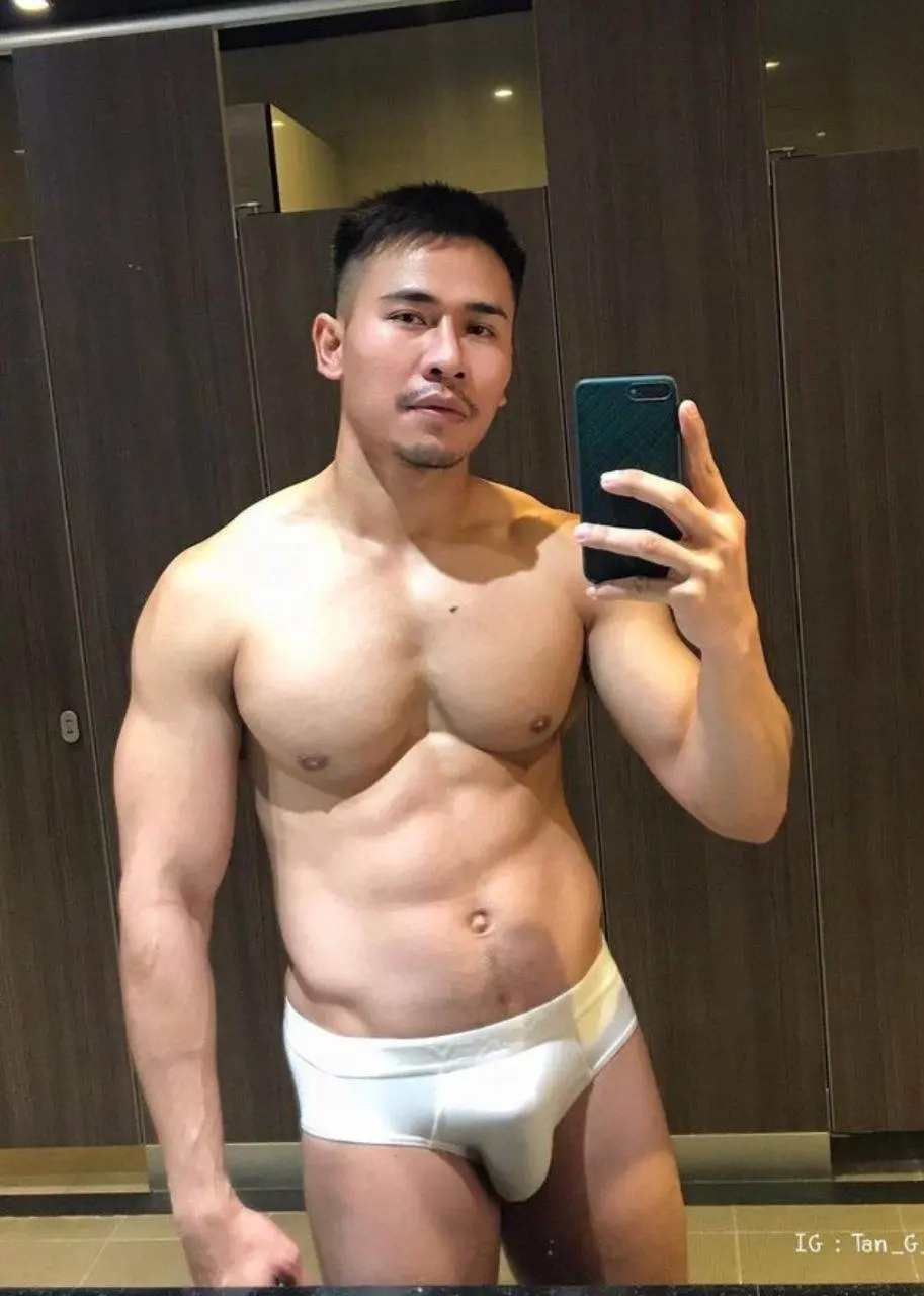 หล่อไทบ้านจาก เมืองมหาสารคาม.