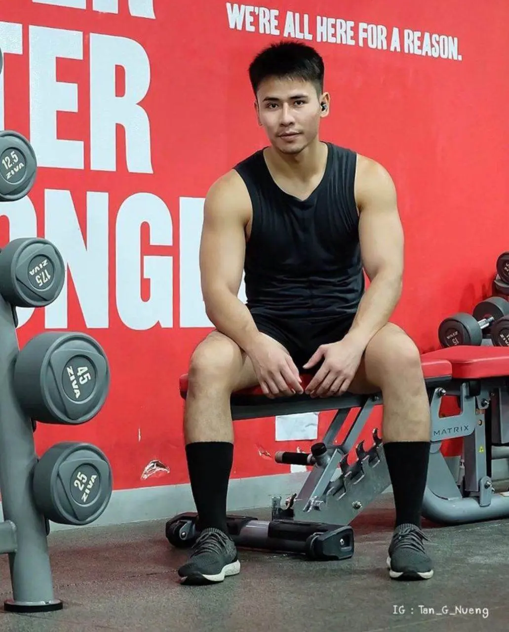 หล่อไทบ้านจาก เมืองมหาสารคาม.