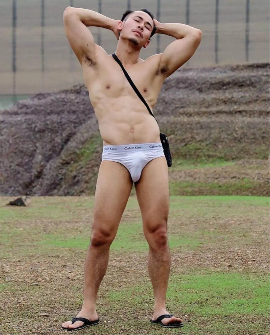 หล่อไทบ้านจาก เมืองมหาสารคาม.