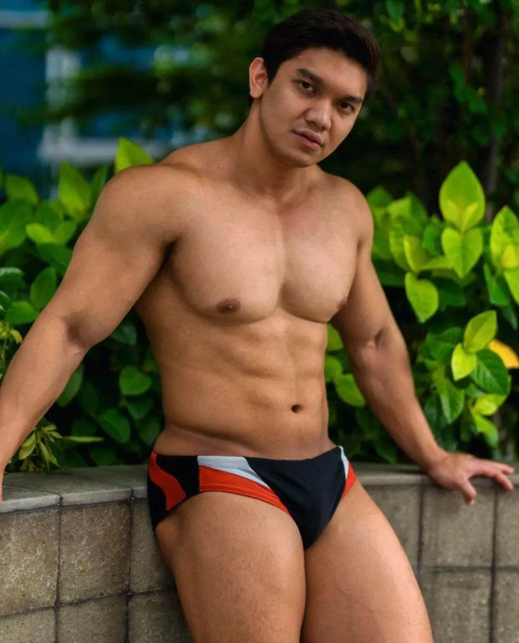 หล่อกล้ามปู จาก ฟิลิปปินส์.