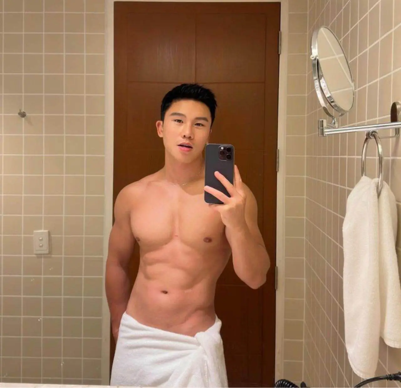 ตี๋จีน หุ่นแซ่บ.หลิวเหล่ย.