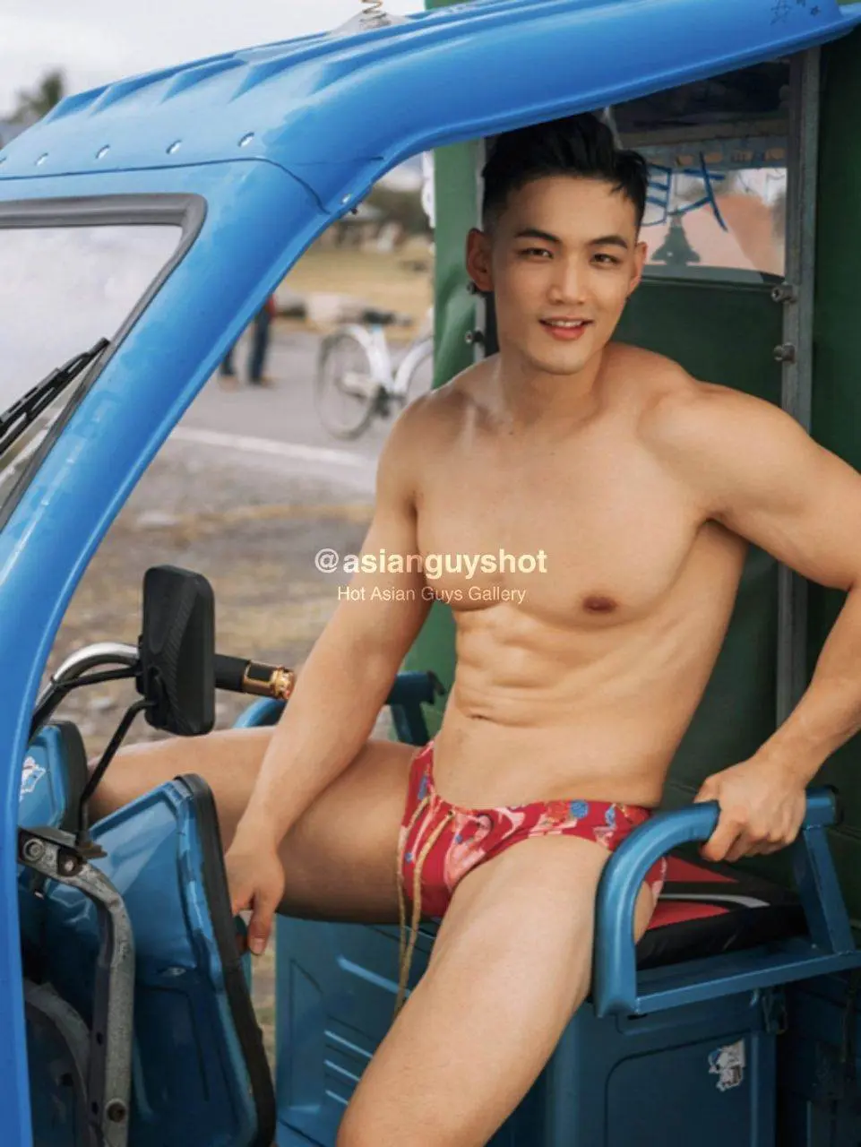 นายแบบ นิตยสารREPOST for more!