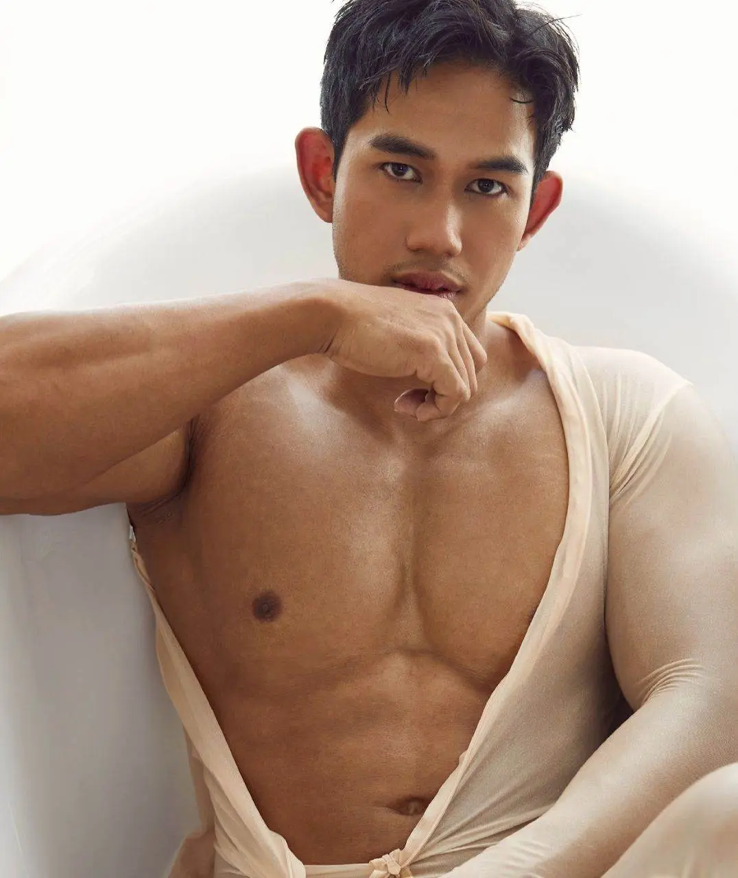 น้ำ2 ยกไหลลื่น