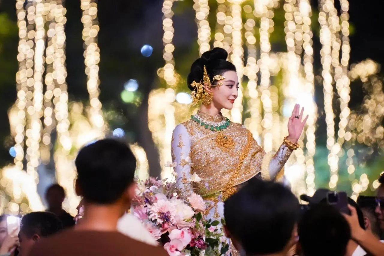 THAILAND 🇹🇭 | 'Fan Bingbing' joins the Maha Songkran procession 2024💦