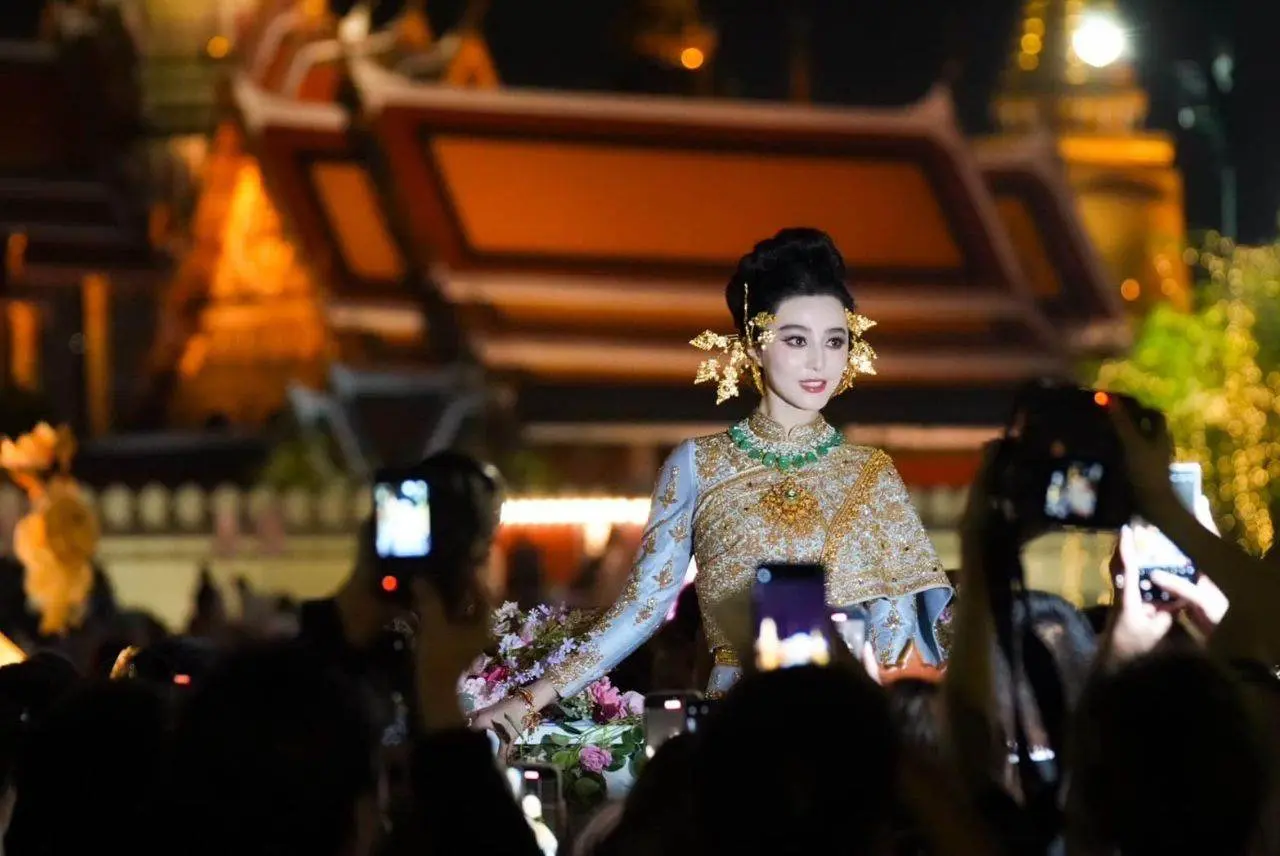 THAILAND 🇹🇭 | 'Fan Bingbing' joins the Maha Songkran procession 2024💦