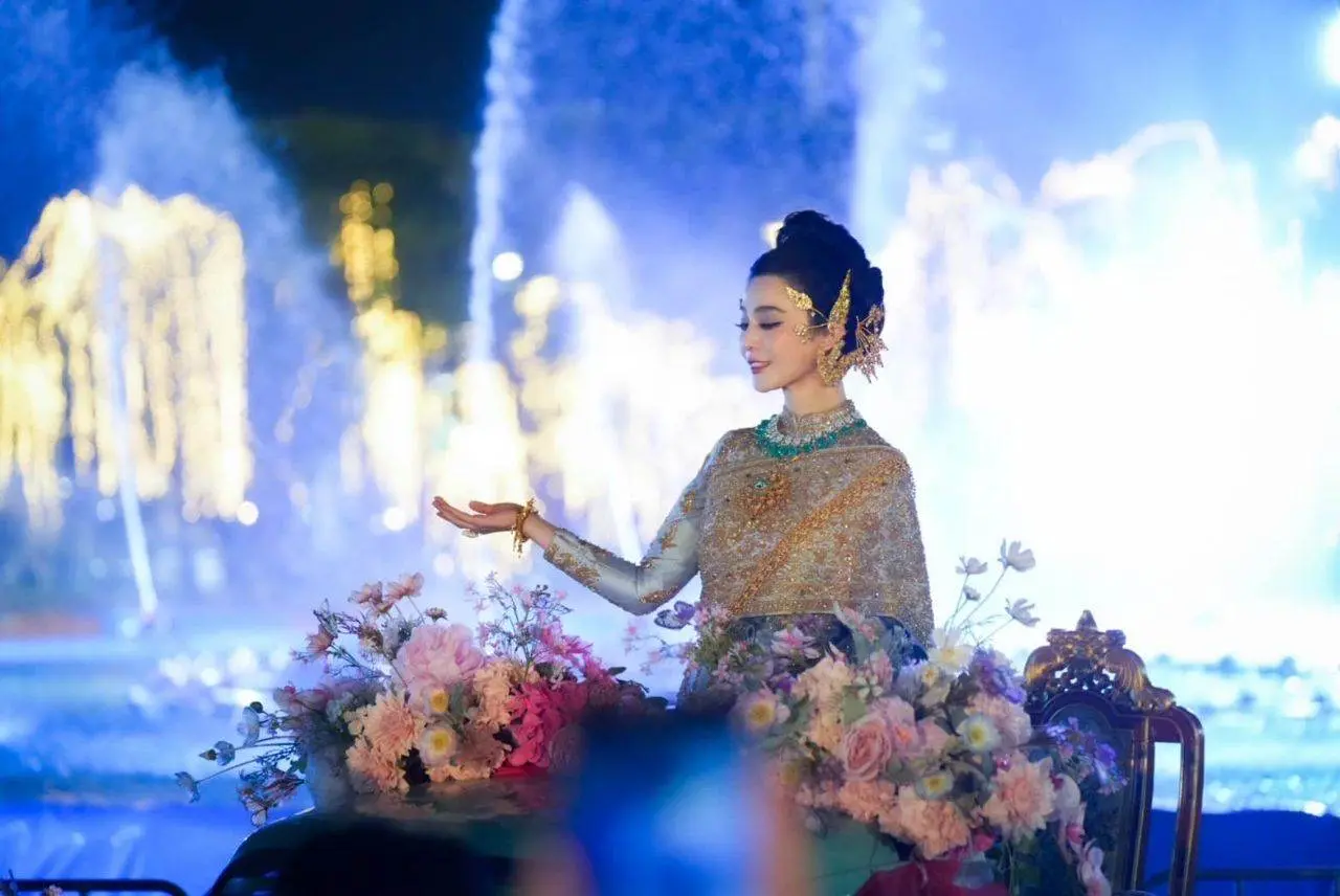 THAILAND 🇹🇭 | 'Fan Bingbing' joins the Maha Songkran procession 2024💦