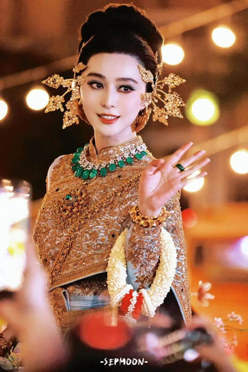 THAILAND 🇹🇭 | 'Fan Bingbing' joins the Maha Songkran procession 2024💦
