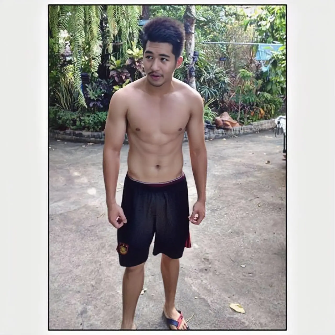 พี่หนวดเข้ม