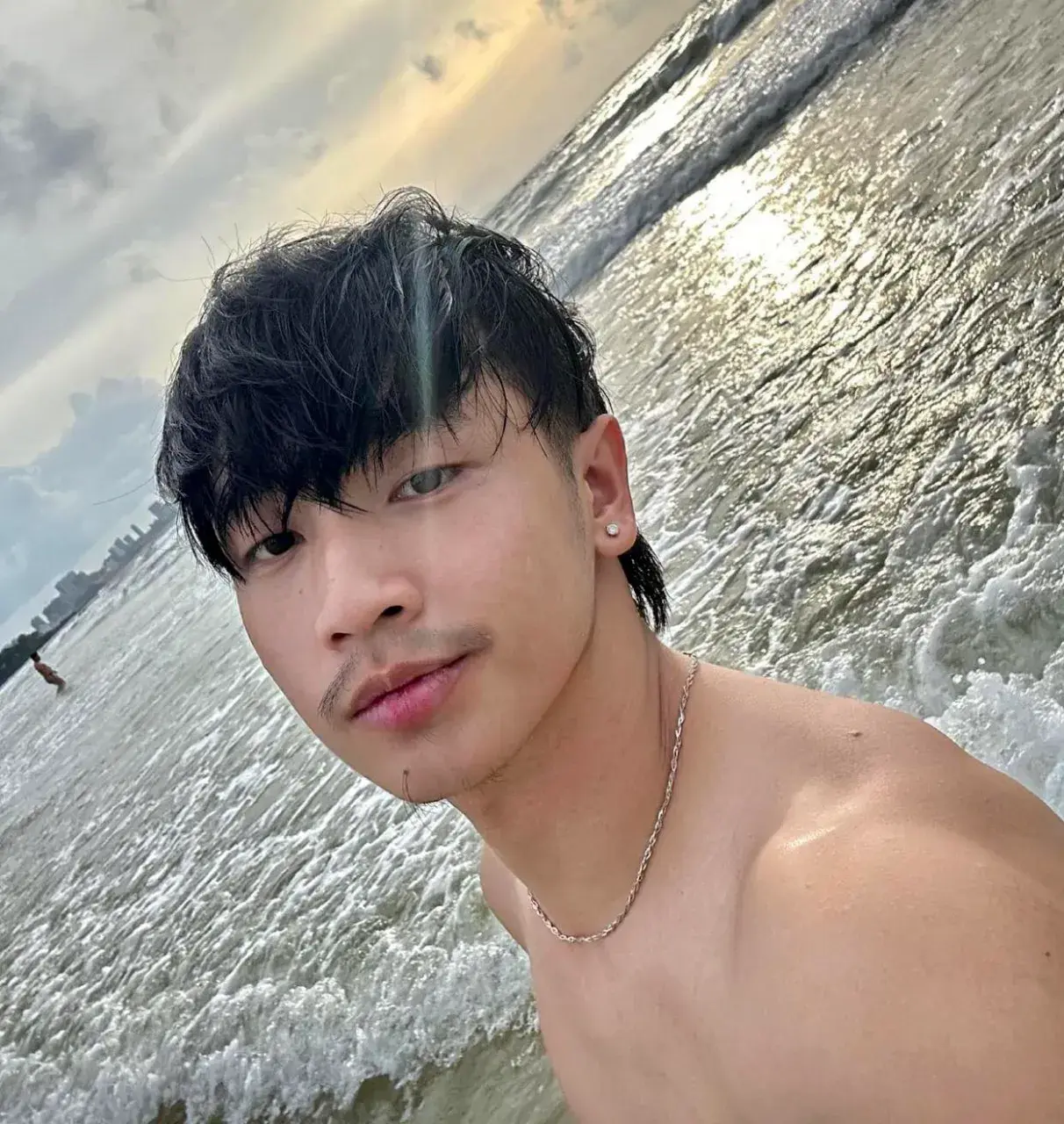 สงกรานต์สาดน้ำแตก