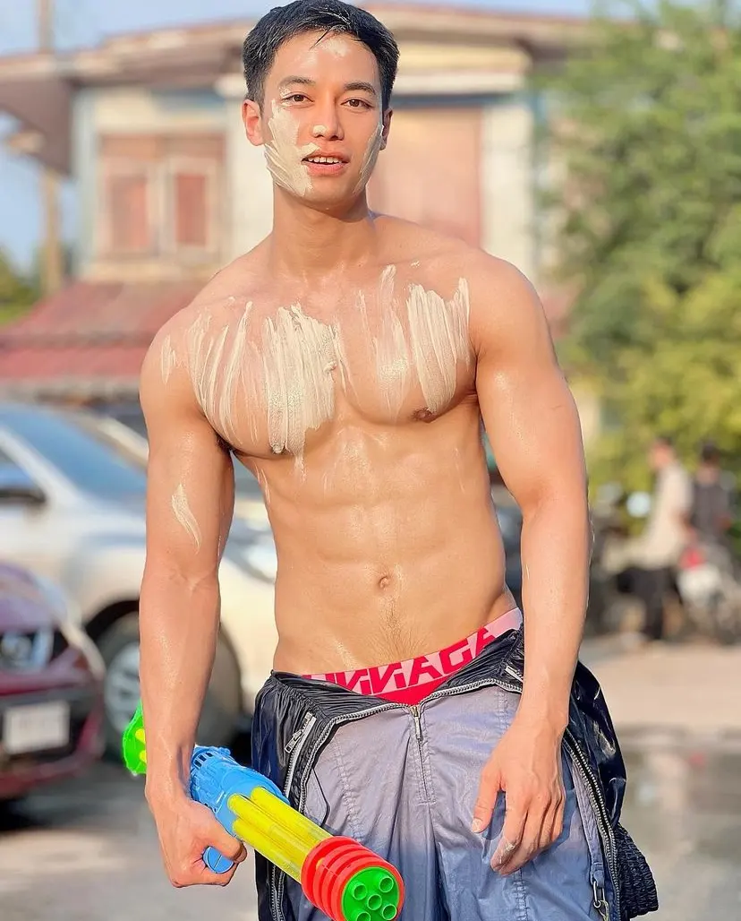 ร้อนก็สู้ สาดให้ฉ่ำ แฉะ