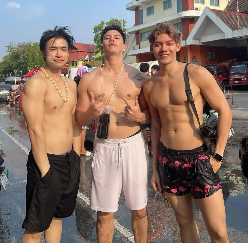 ร้อนก็สู้ สาดให้ฉ่ำ แฉะ