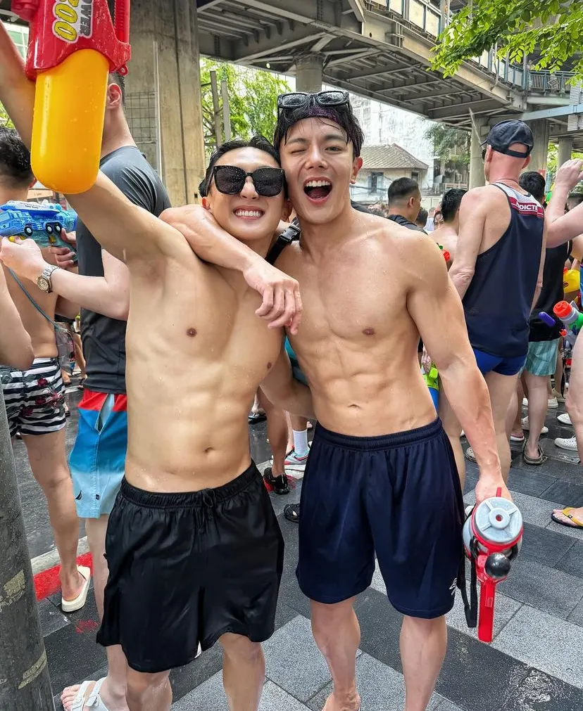ร้อนก็สู้ สาดให้ฉ่ำ แฉะ