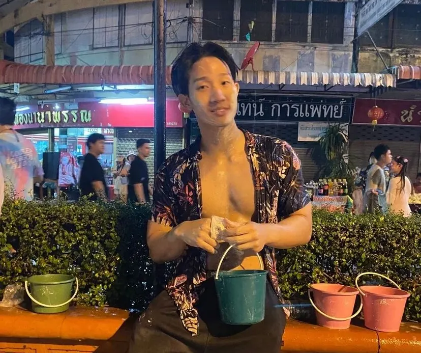 ร้อนก็สู้ สาดให้ฉ่ำ แฉะ