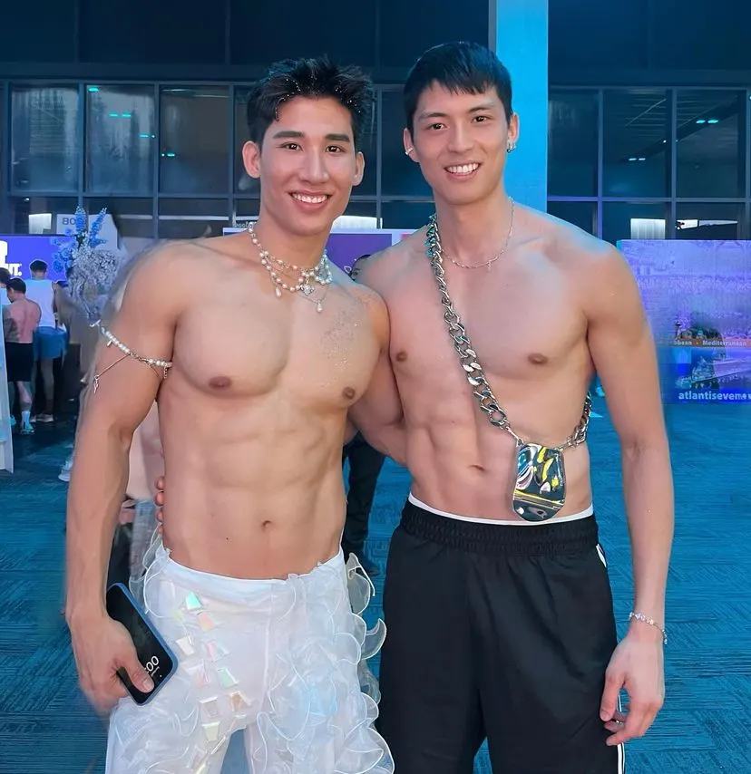 ถอดโชว์เรือนกายชายหนุ่ม 67