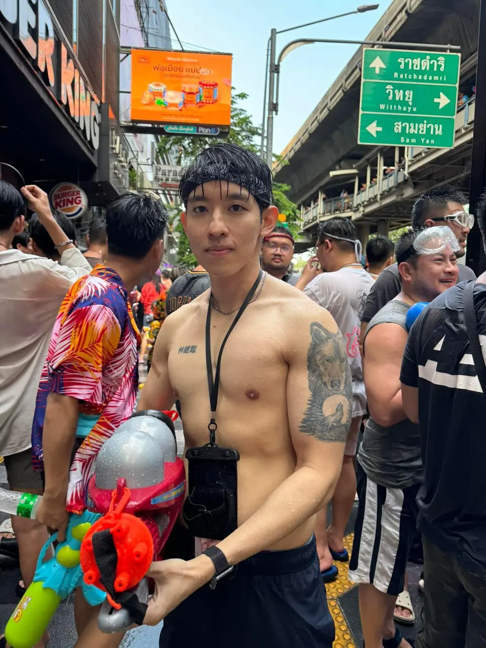 ถอดโชว์เรือนกายชายหนุ่ม 67