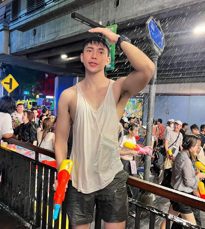 ถอดโชว์เรือนกายชายหนุ่ม 67