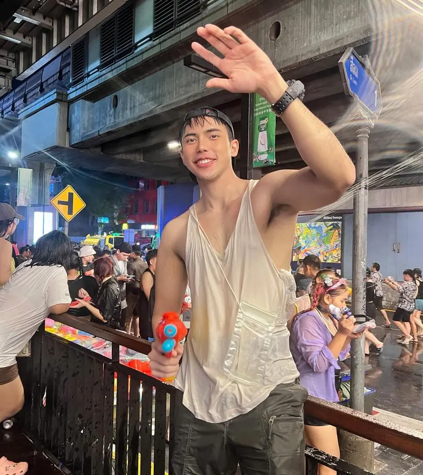 ถอดโชว์เรือนกายชายหนุ่ม 67