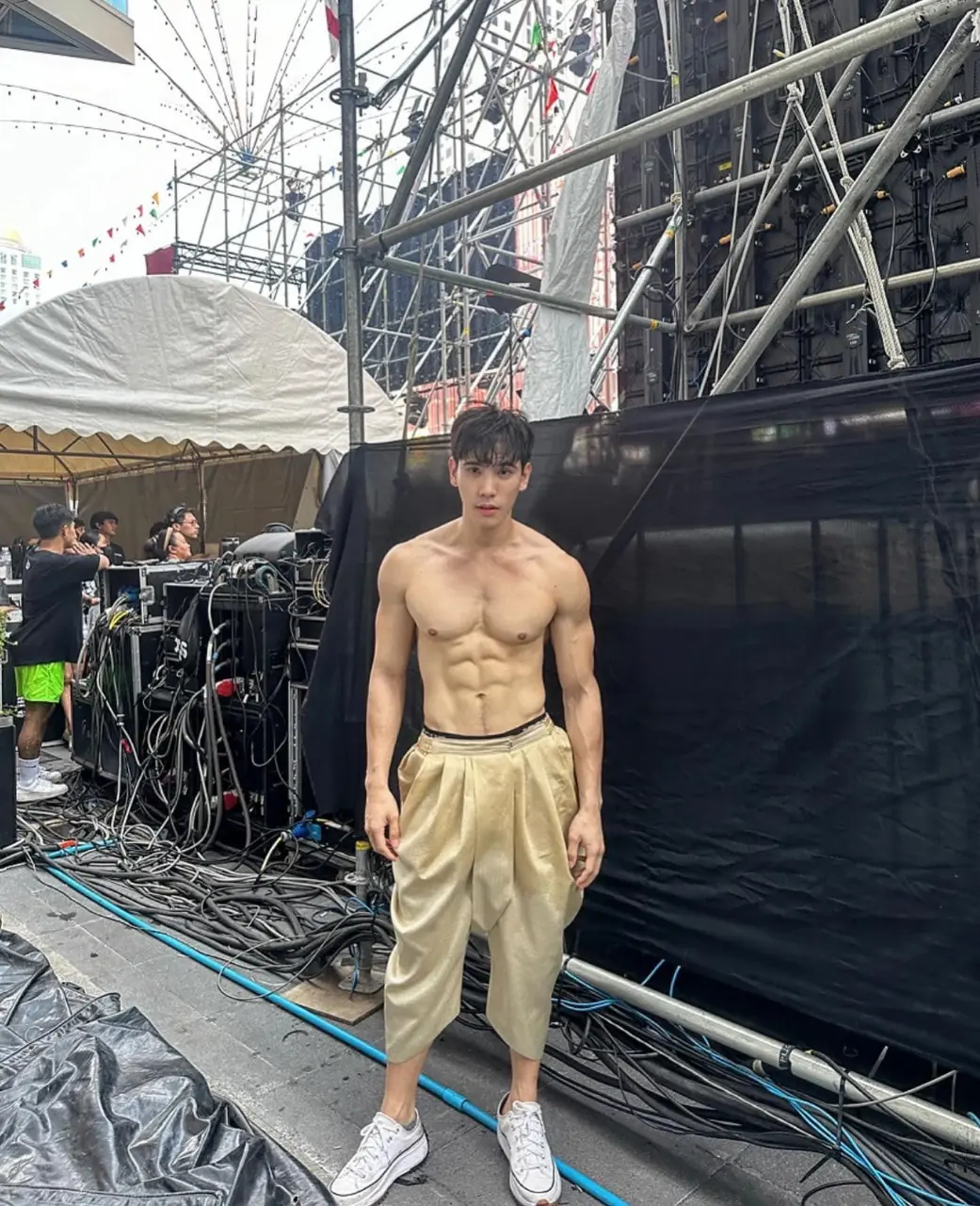 15 เมษายน 2567