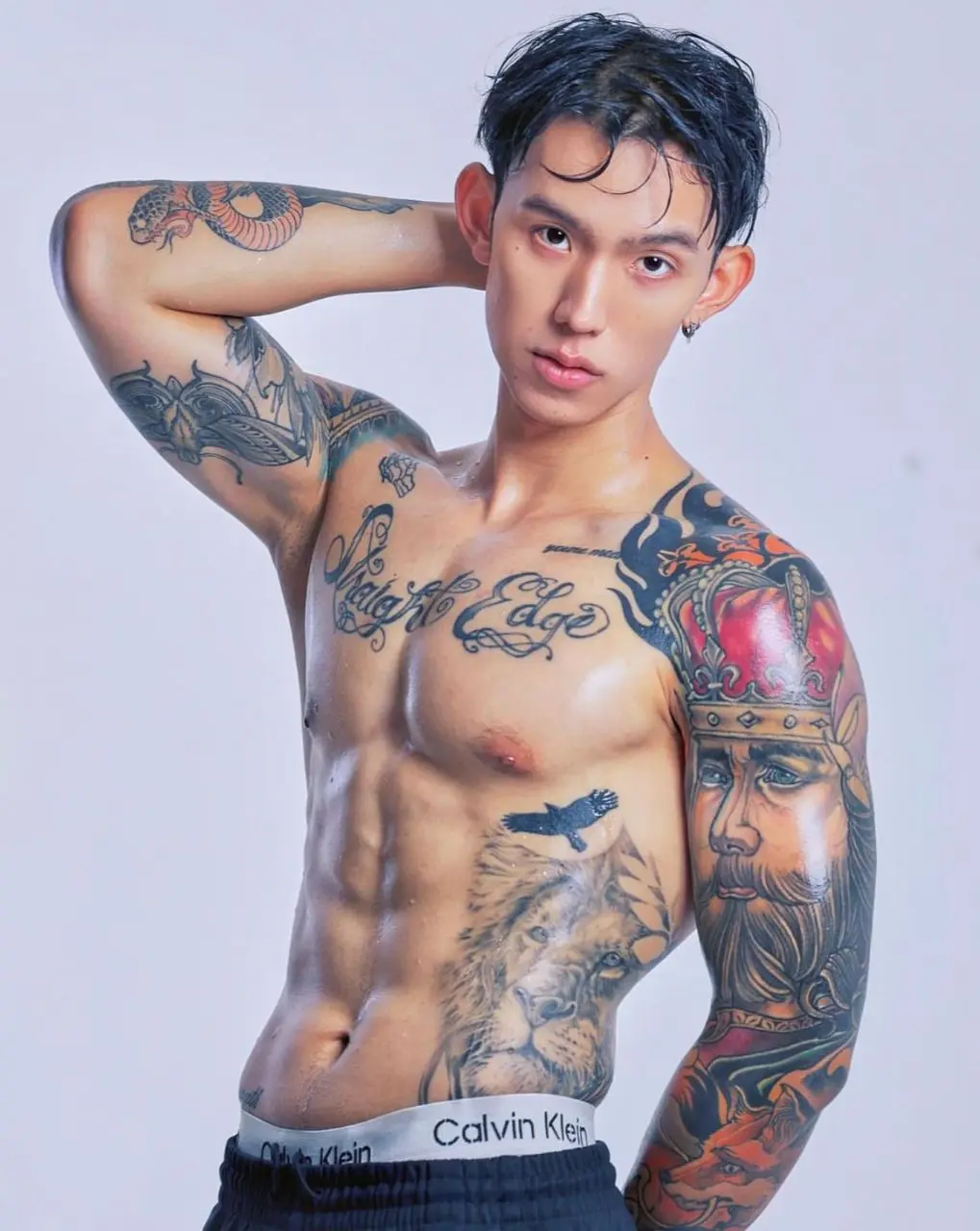 ชายแท้ ในคลิปบนเตียง ดุจ ดั่งม้าพยศ.