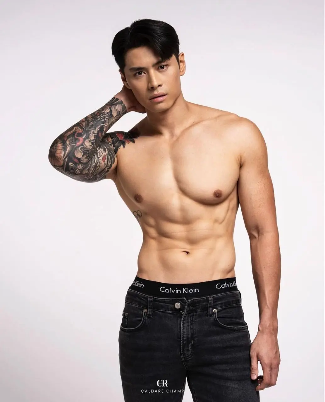 ชายแท้ ในคลิปบนเตียง ดุจ ดั่งม้าพยศ.