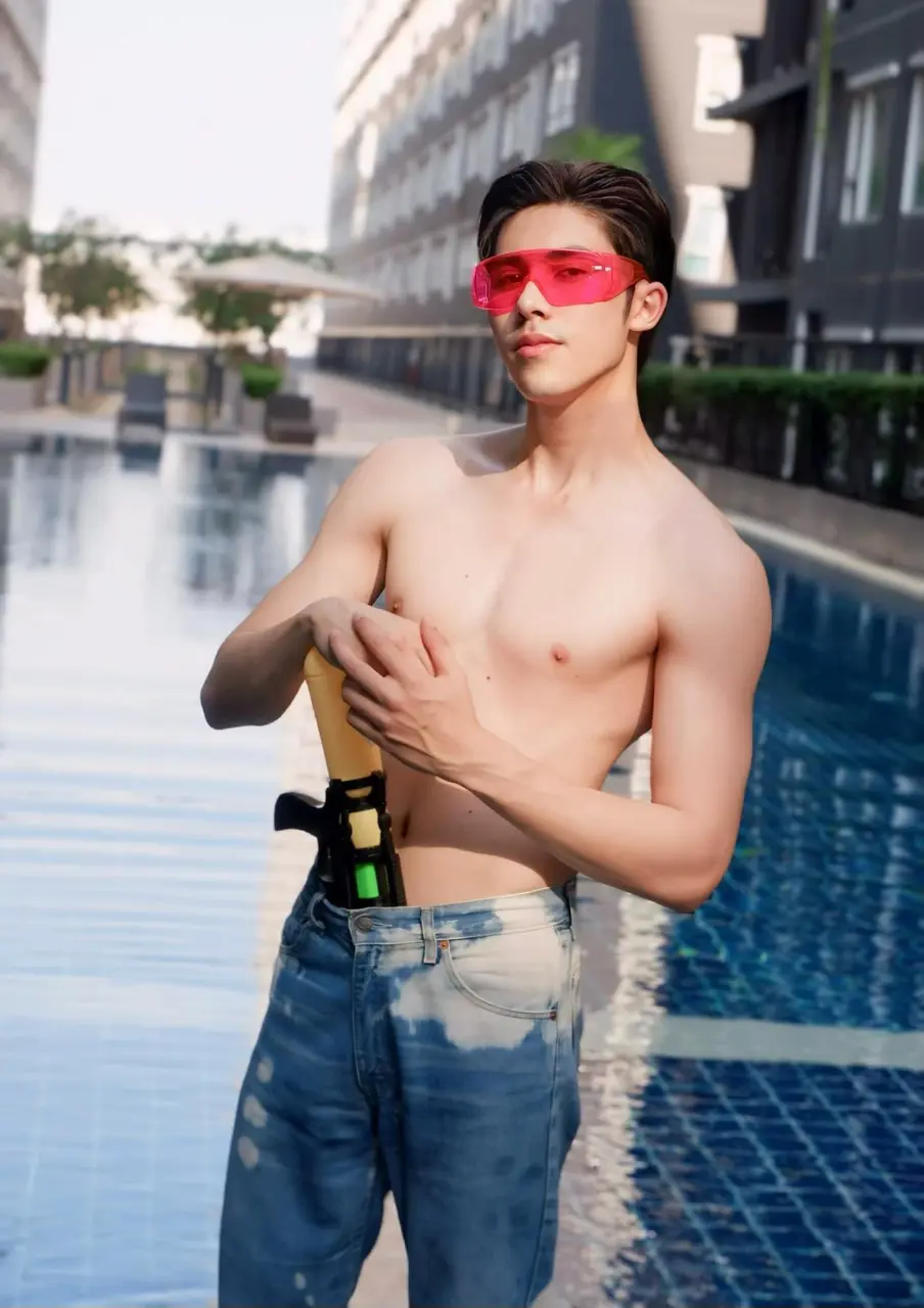 ชายฉ่ำชายไหล