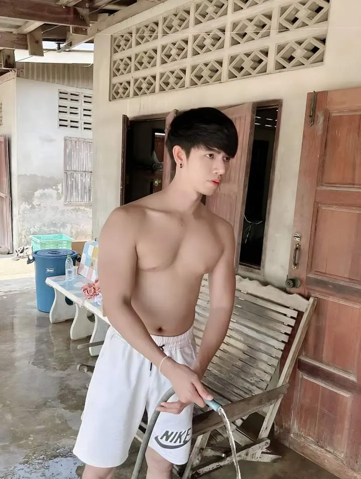 พระเอกหมอลำ อีสานรำซิ่ง ถอดโชว์.