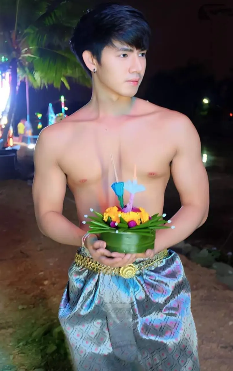 พระเอกหมอลำ อีสานรำซิ่ง ถอดโชว์.