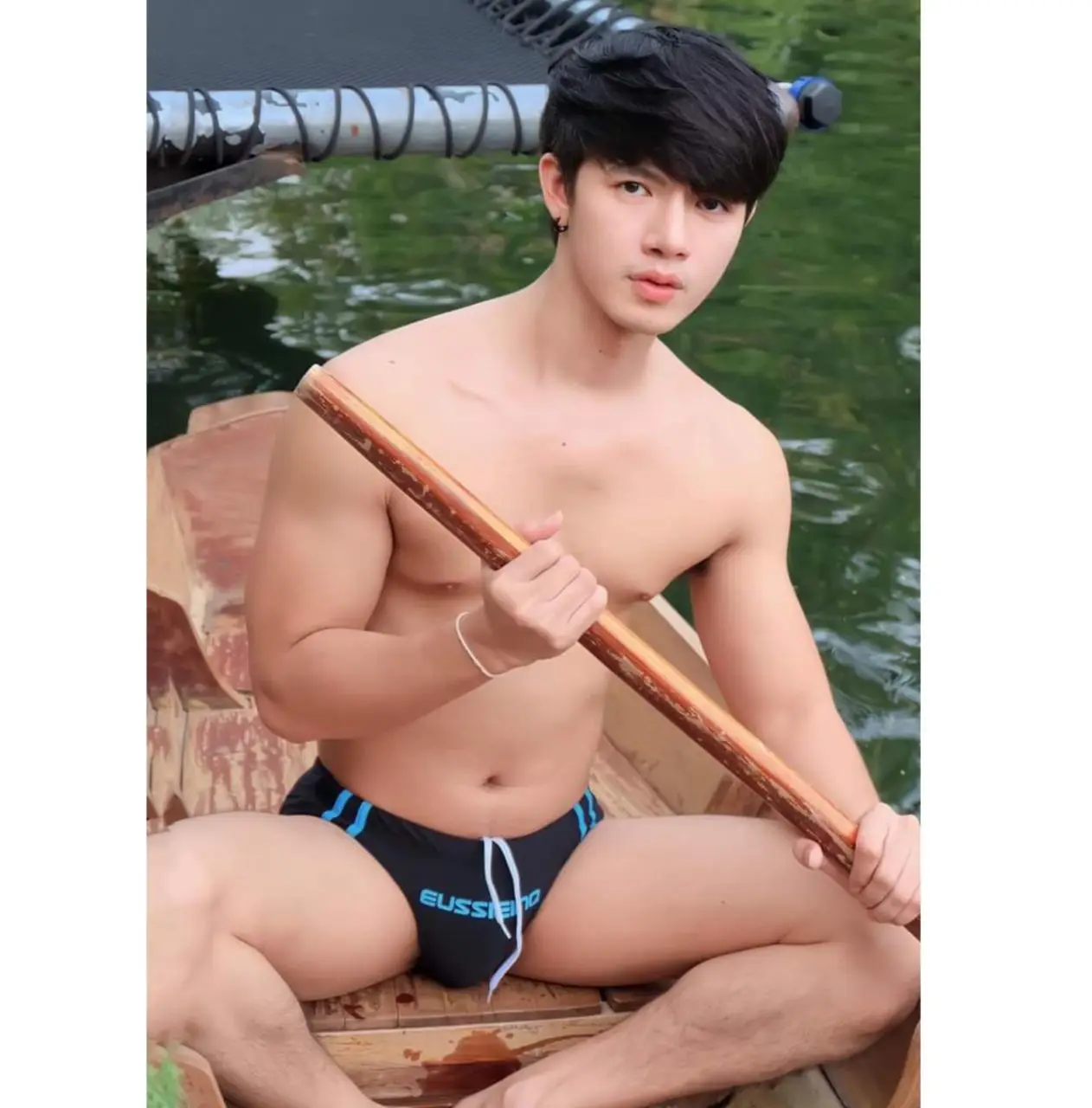 พายเรือเล่นกันไหม.พระเอกหมอลำ.FB/ Umnai boonaon