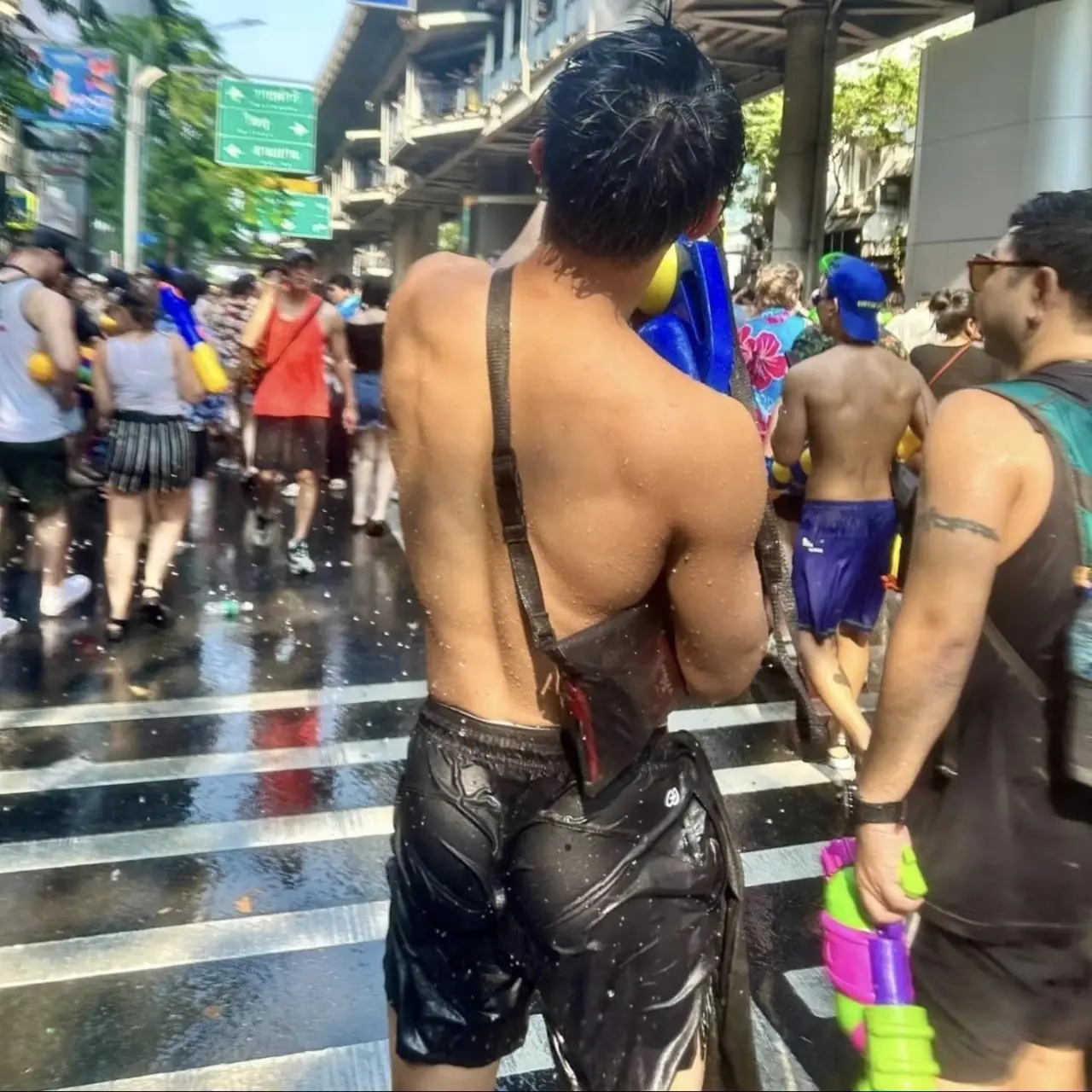 ยังเปียกกันยาวๆ