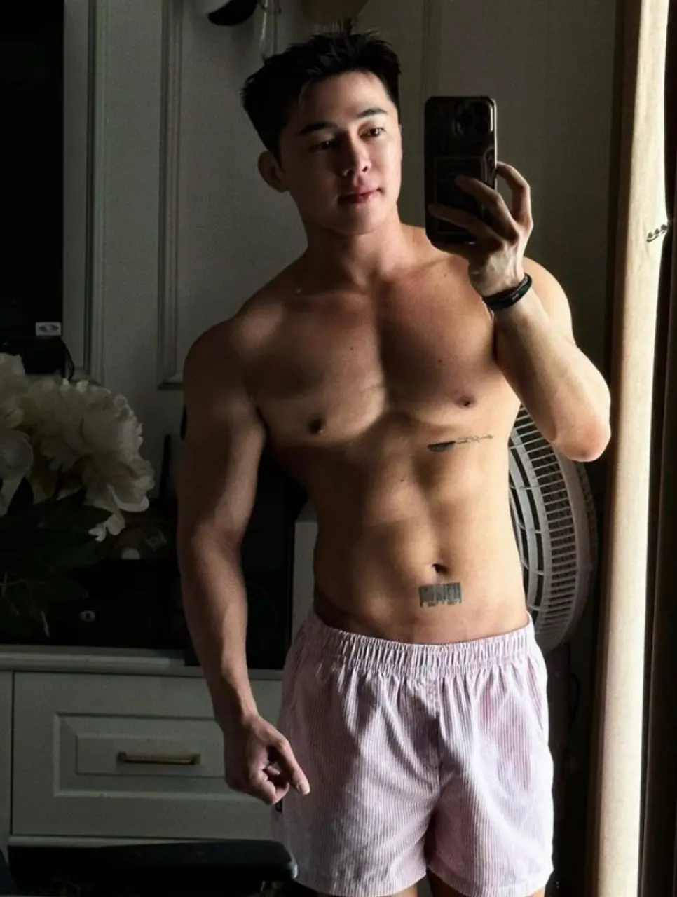 มุมน่ารักเรามีไม่มาก มีแต่มุมห้องพร้อมท่ายาก สนใจไหม