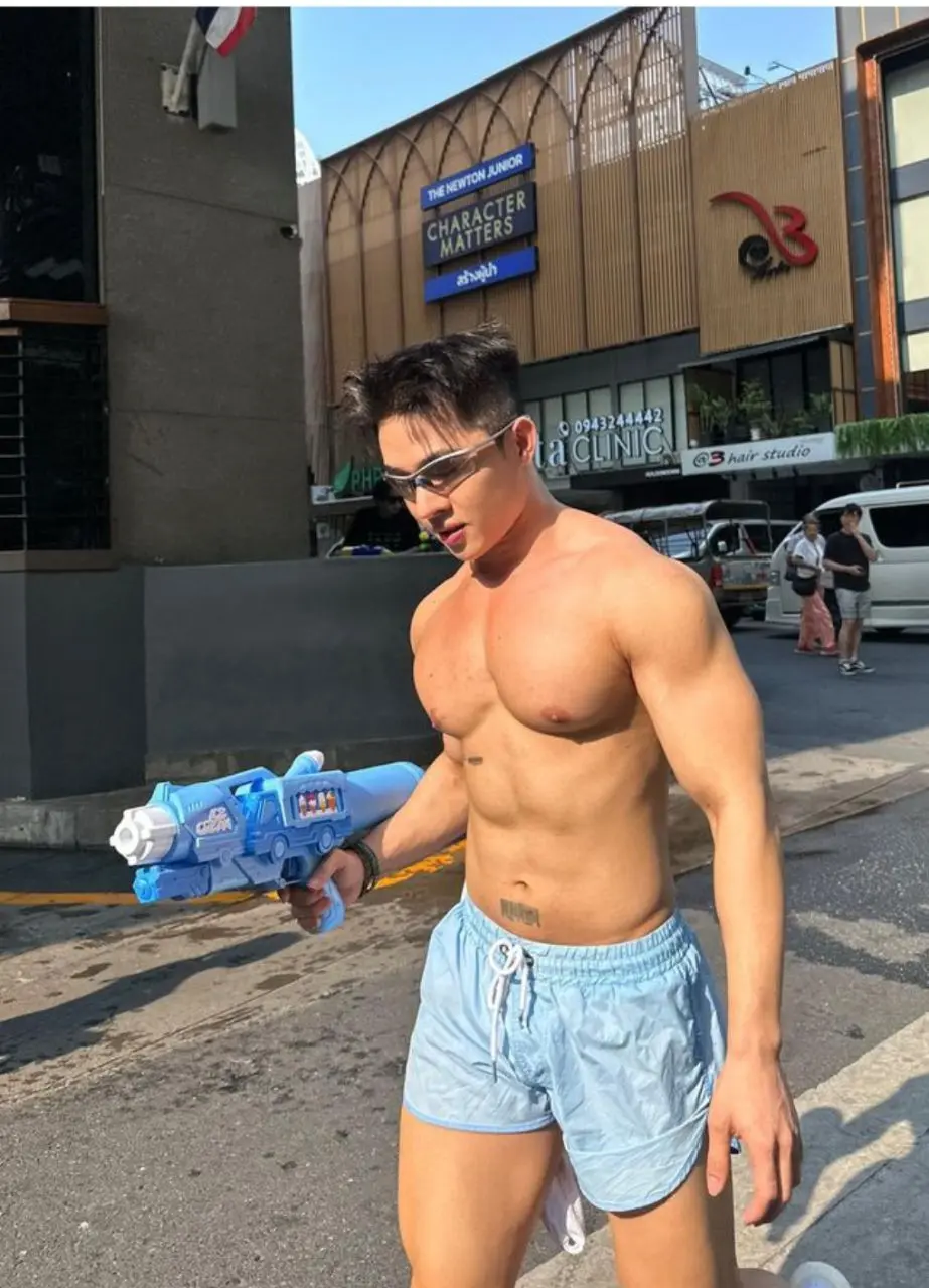 มุมน่ารักเรามีไม่มาก มีแต่มุมห้องพร้อมท่ายาก สนใจไหม
