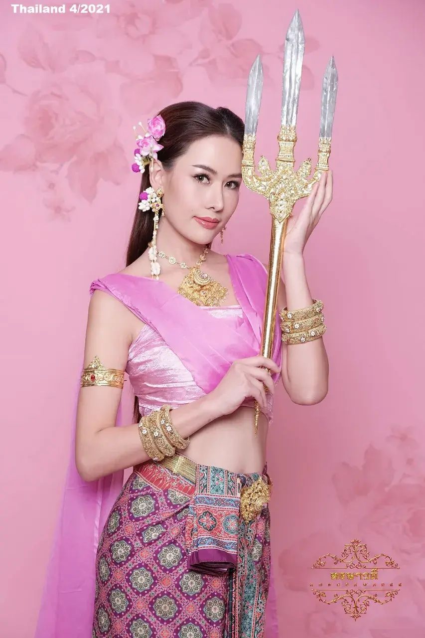 Rak Sod Devi Thai Songkran Lady 🇹🇭