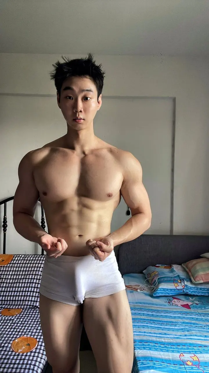 ขาวหล่อล่ำ เกาหลี.