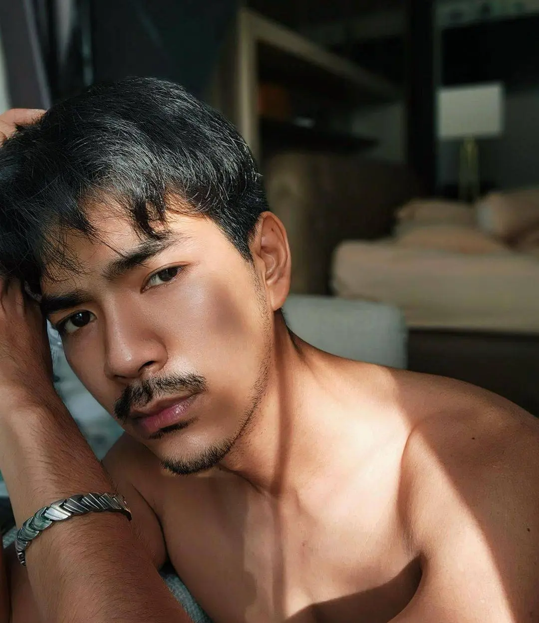 เสวหนวดผัว