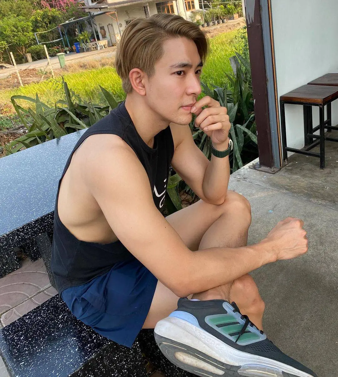 กล้ามน่ากัดมาก บรรดาสามี