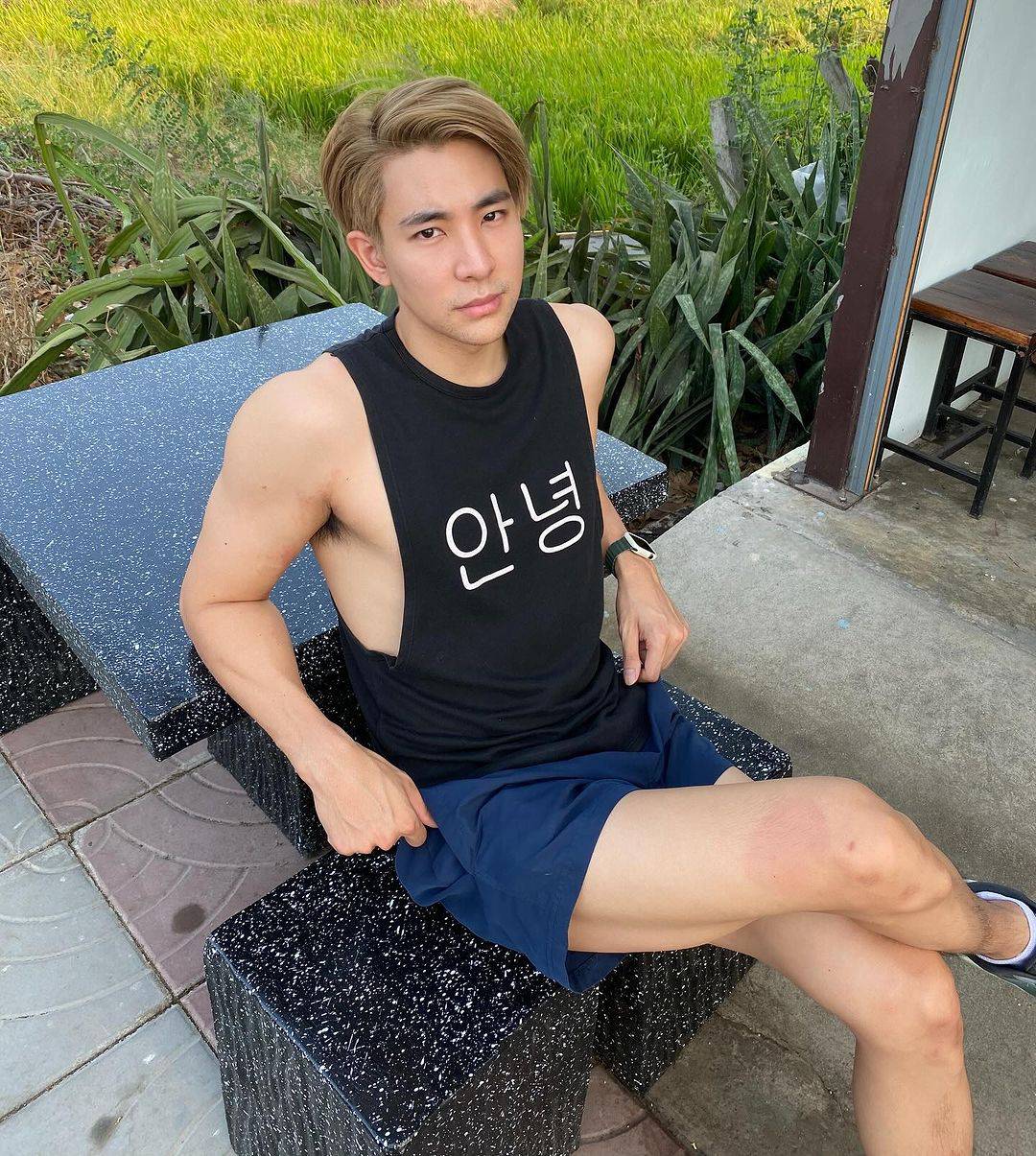 กล้ามน่ากัดมาก บรรดาสามี