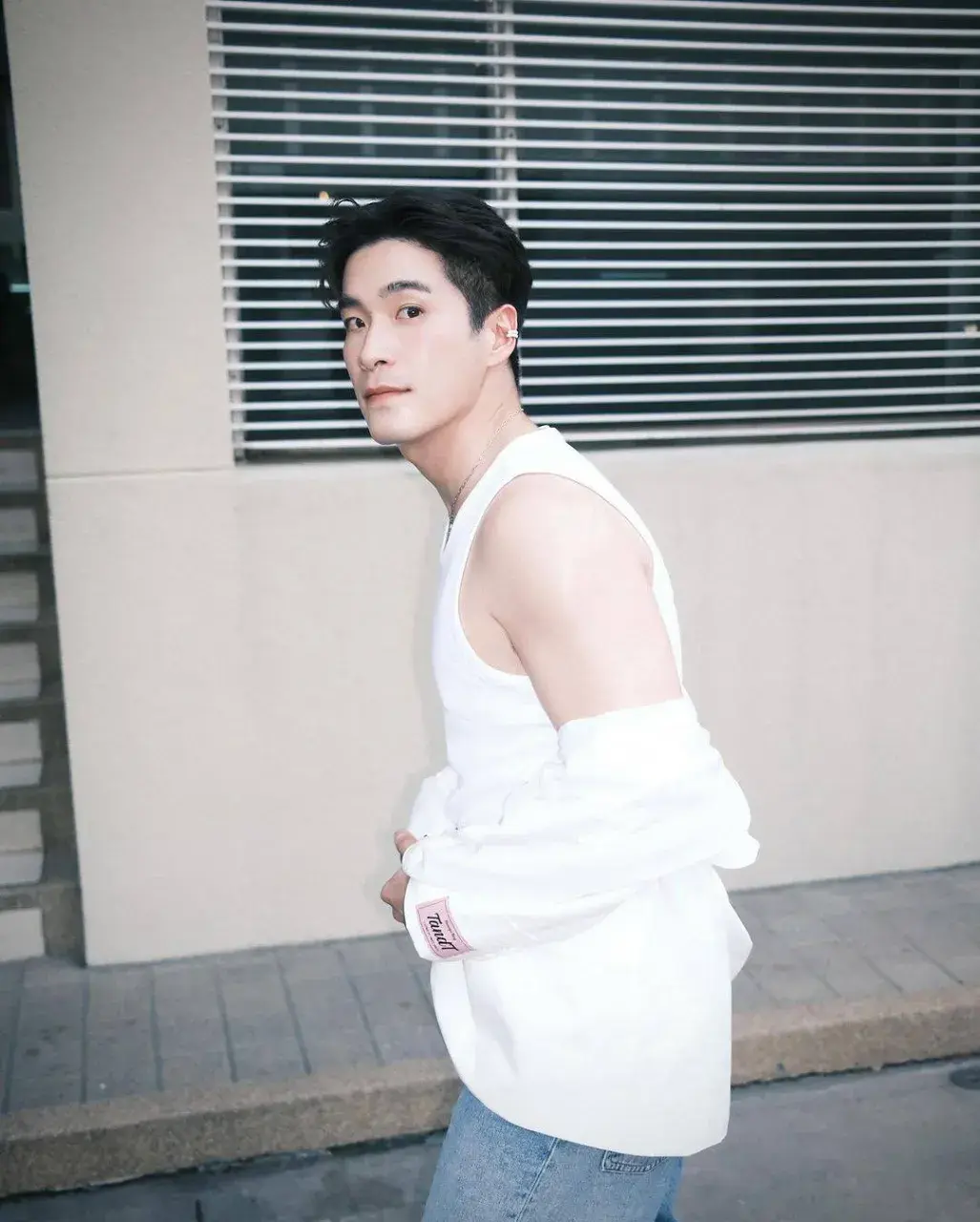 พระเอกมาดเข้ม