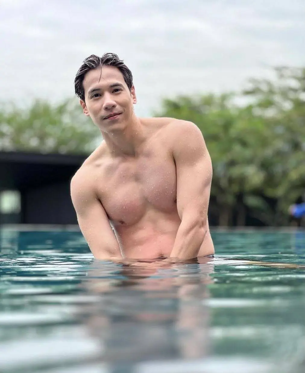 พระเอกมาดเข้ม