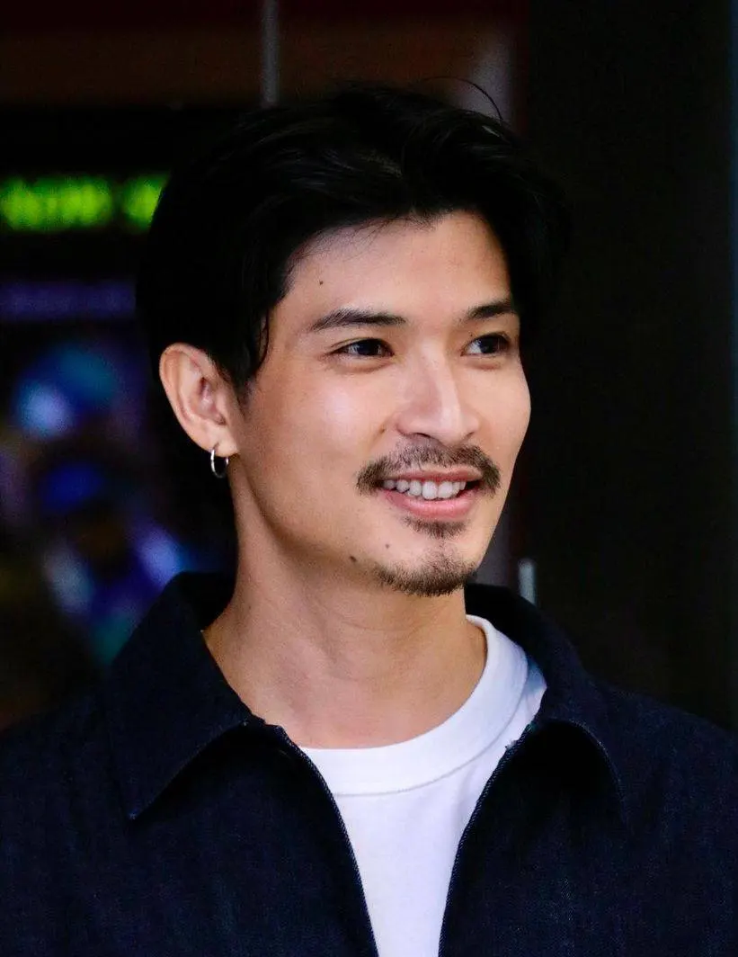 พระเอกมาดเข้ม