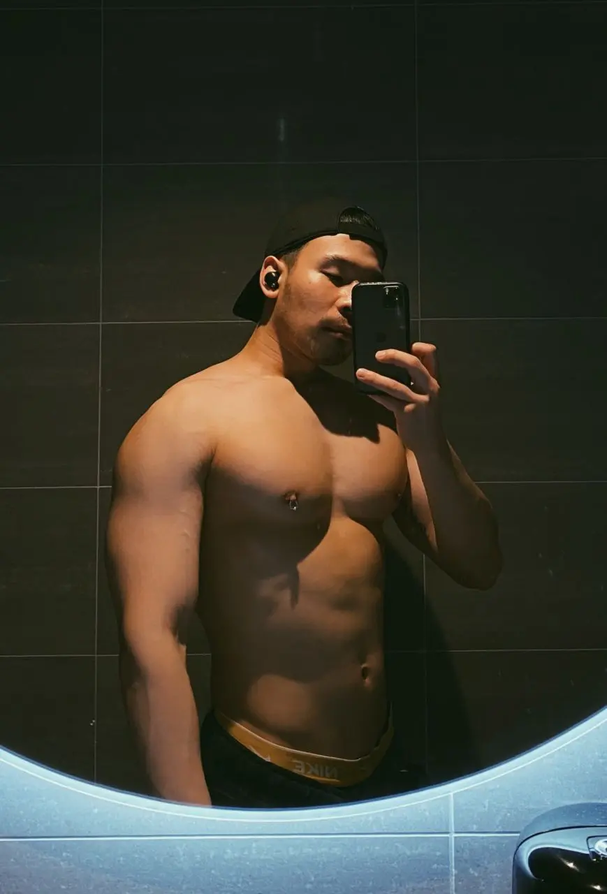 ถ่ายเอง ฟินเอง เสดเอง.