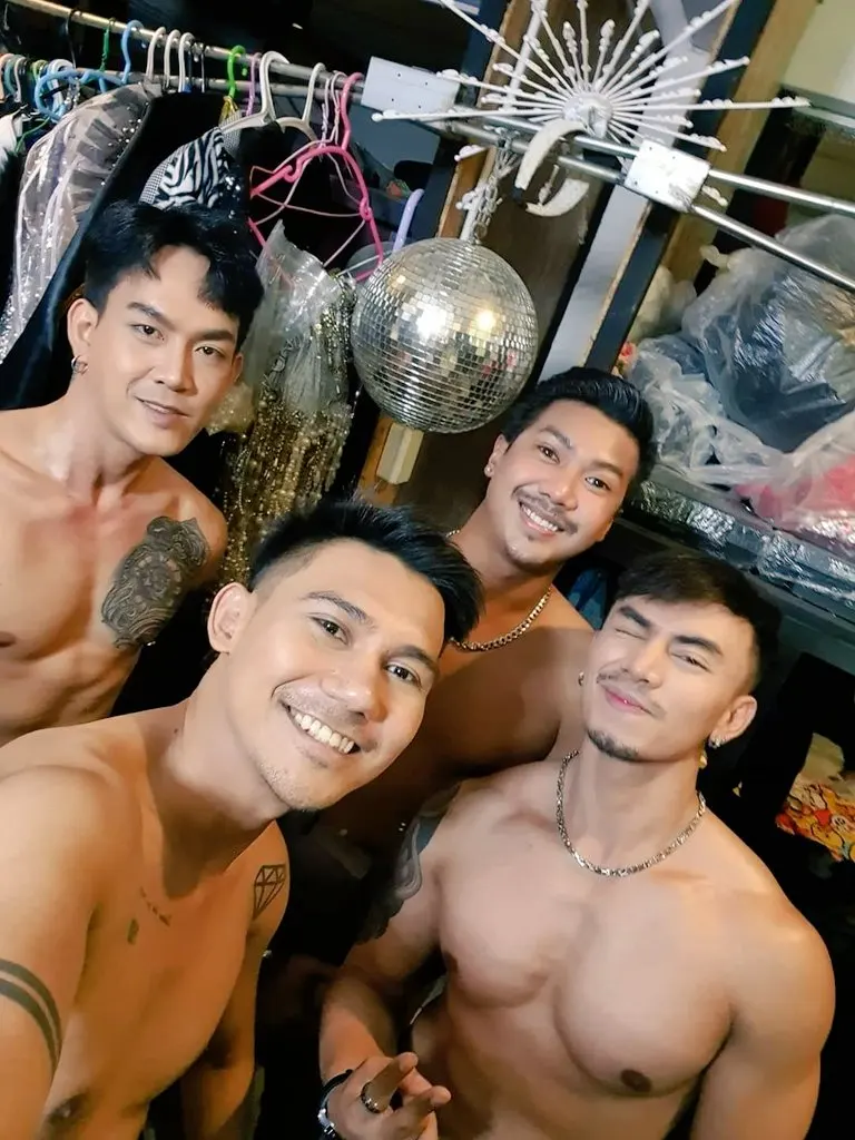 นายแบบน้ำหอม กามาสุตรา tw./@maggiephakin