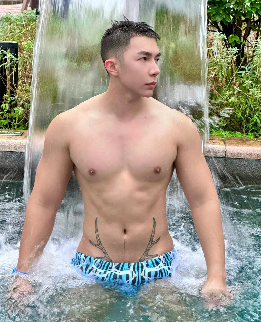 สีชมพูดูมันสดใส น่าสดใส..มันๆ