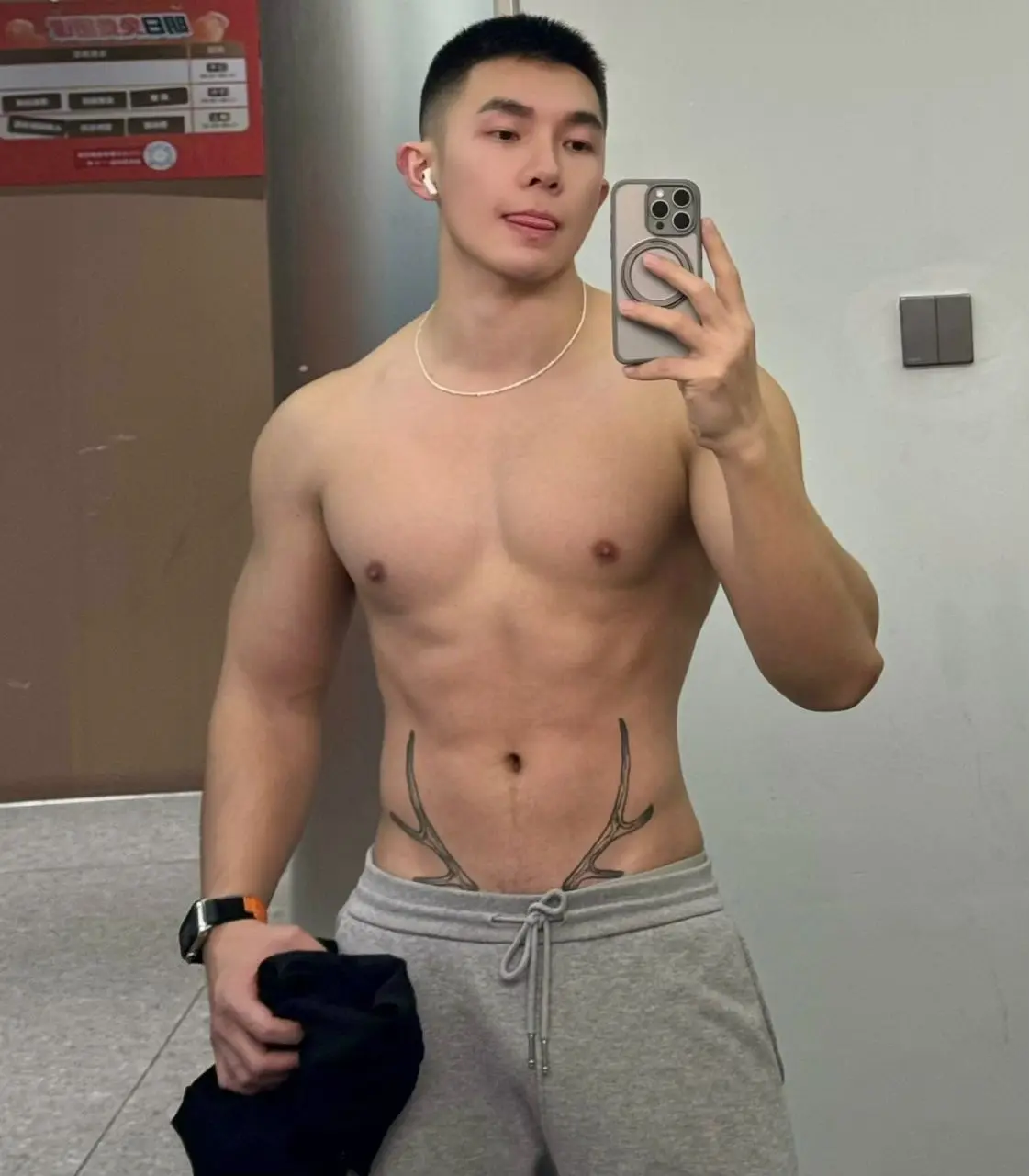 สีชมพูดูมันสดใส น่าสดใส..มันๆ