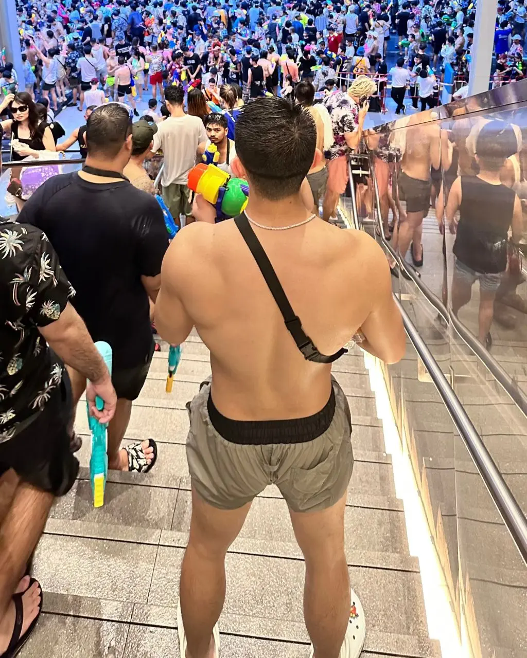 สีชมพูดูมันสดใส น่าสดใส..มันๆ